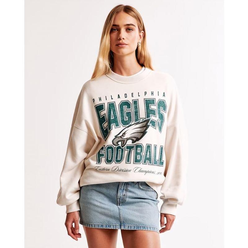 Vintage Philadelphia Graphic Oversized Sunday Crew Graphic Sweatshirt, Sundays Are For Football, Retro American Football Team Sweatshirt, Gift For Fans