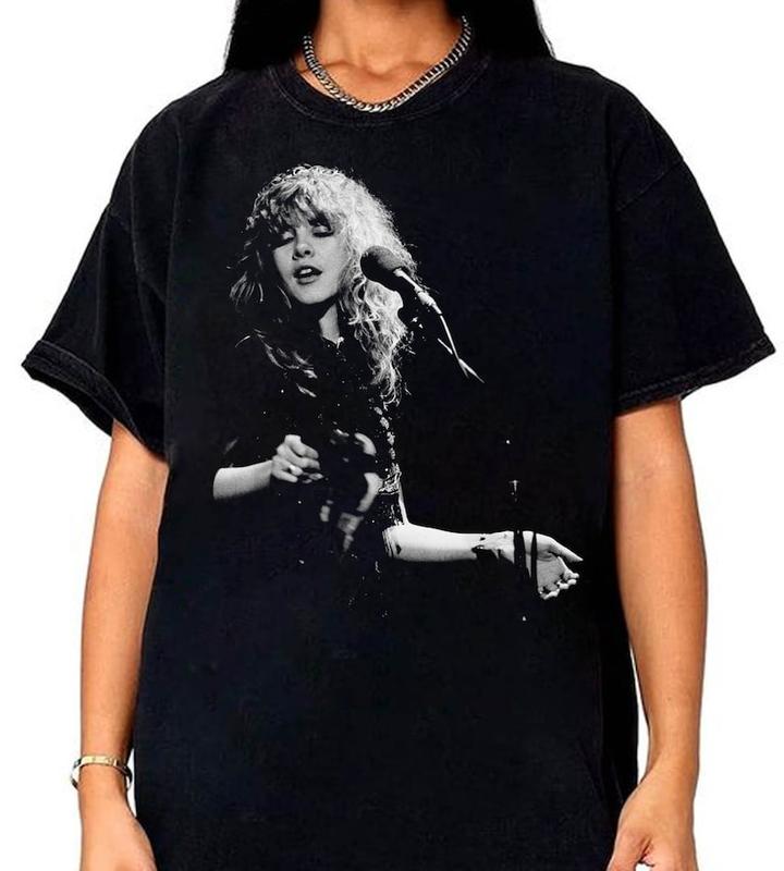 Vintage Stevie shirt,Stevie Graphic shirt,Fleetwood Mac Vintage Band Music T-shirt,Gift For Fans,Don't be a lady be a legend Shirt - Unisex T-Shirt, H