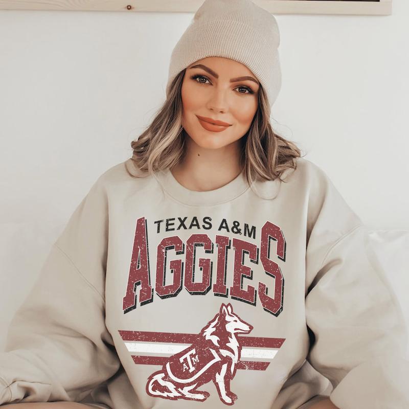9. Texas A&M Aggies Vintage NCAA Sweatshirt, Authentic College Sports Crewneck, Comfort Gift for Men and Women Fans
