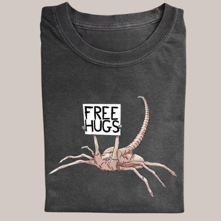 Halloween Vintage Tees, Alien Free Hugs T-shirt, Horror Movie Shirt, Unisex Funny Halloween Shirt Menswear Womenswear Streetwear