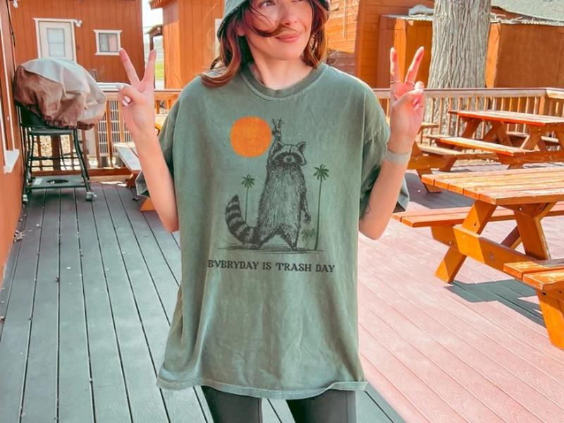 Everyday Is Trash Day Raccoon T-shirt, Raccoon T-shirt, Funny Raccoon Shirt, Retro Sunset Raccoon Tee, Cool Vintage Raccoon Shirt, Meme T-Shirt, Unise