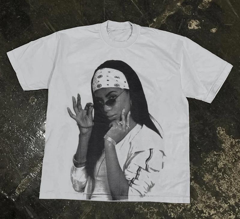 Aaliyah Portrait Print Short Sleeve T-Shirt Timeless Tribute to an Iconic Star Classic Cotton vintage  graphic