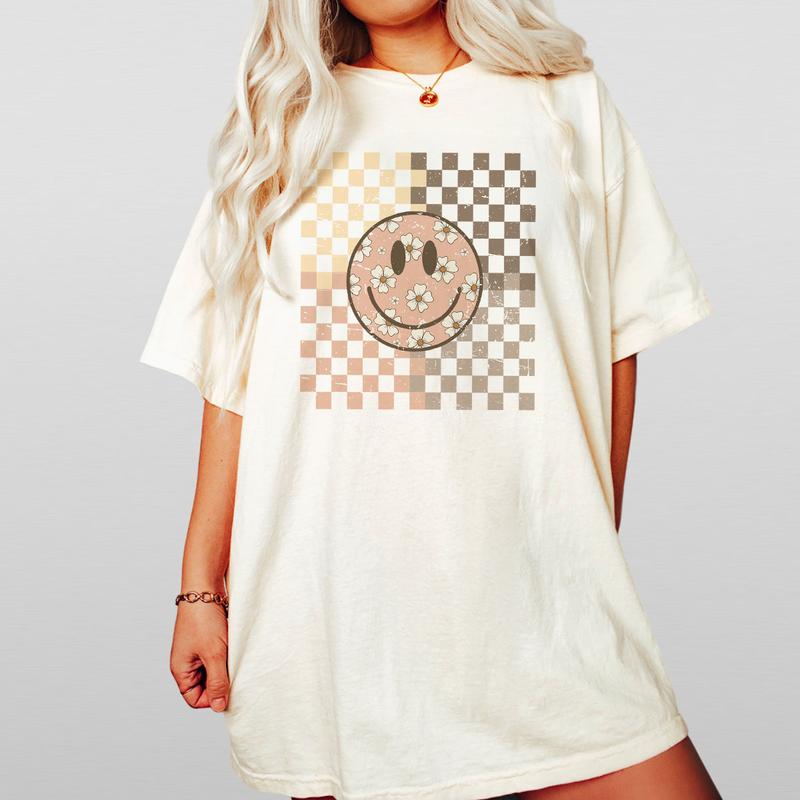 Comfort Colors Smiling Flower Shirt, Checkered Retro Shirt, Vintage Checkered T-Shirt, Smiling Flower Tee, Boho Style, Oversized Sleep Shirt for Women