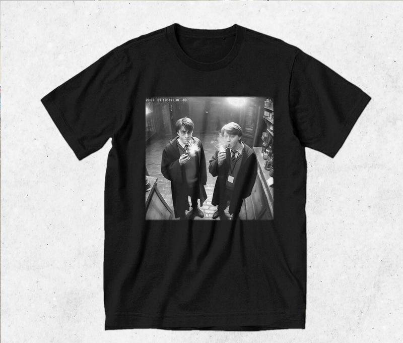 Harry and Ron Smoking T-Shirt, Potter T-Shirt, Wizarding Fan T-Shirt, Potterhead Christmas Birthday Gift Potter Book Funny 90s Vintage Meme T-Shirt, G