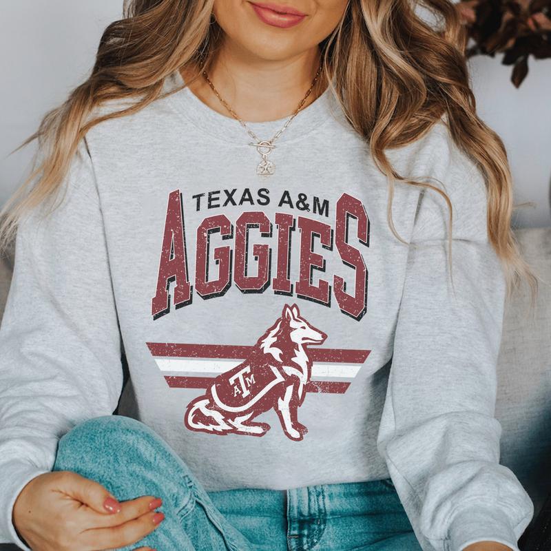 9. Texas A&M Aggies Vintage NCAA Sweatshirt, Authentic College Sports Crewneck, Comfort Gift for Men and Women Fans
