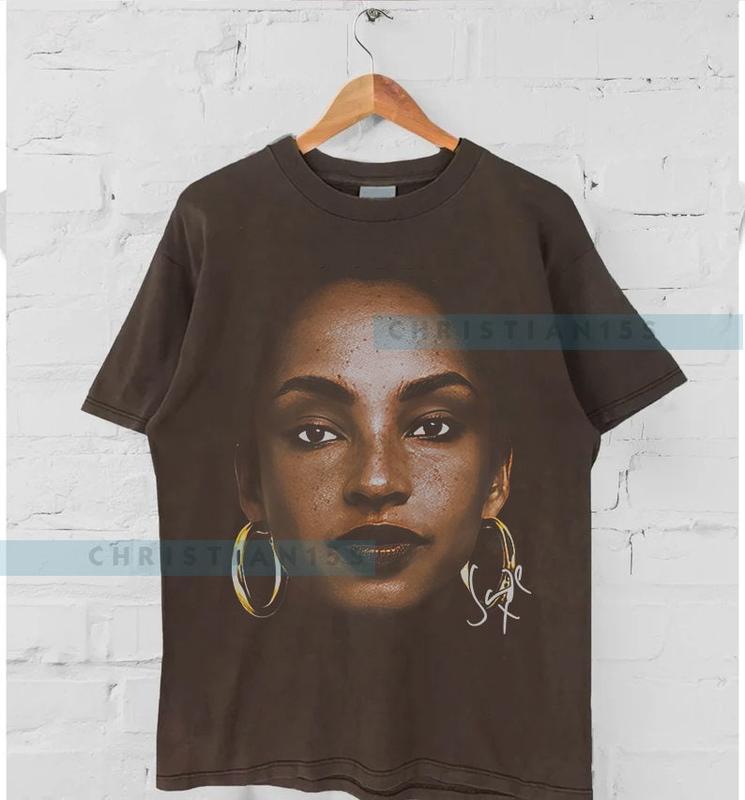 Retro Sade  Shirt, Sade Fan Gift Unisex T-shirt, Sade  Tour Shirt, Sade  World Tour, Sade shirt Gift for men women unisex tshirt - Unisex T-Shirt, Hoo