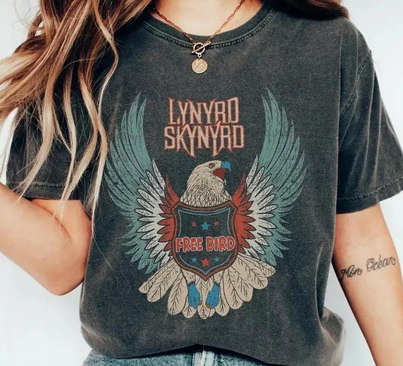 COMFORT COLORS Vintage Lynyrd Skynyrd Eagle Shirt Retro Vintage Free Bird Shirt, Trendy Gift Cotton Fit Top